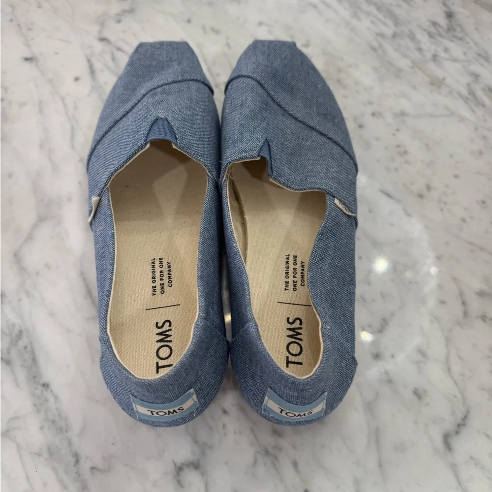 NEW TOMS Denim Blue Casual Slip-Ons Shoes Size 6 - Picture 3 of 6